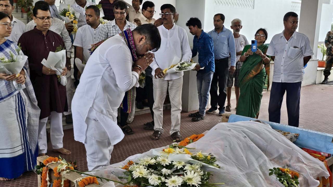 প্রয়াত প্রাক্তন বাম বিধায়িকা গৌরি ভট্টাচার্যের প্রতি শেষ শ্রদ্ধা নিবেদন বিধানসভায়