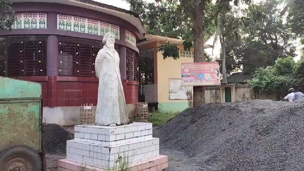Bishalgarh Rabindra Nath Statue